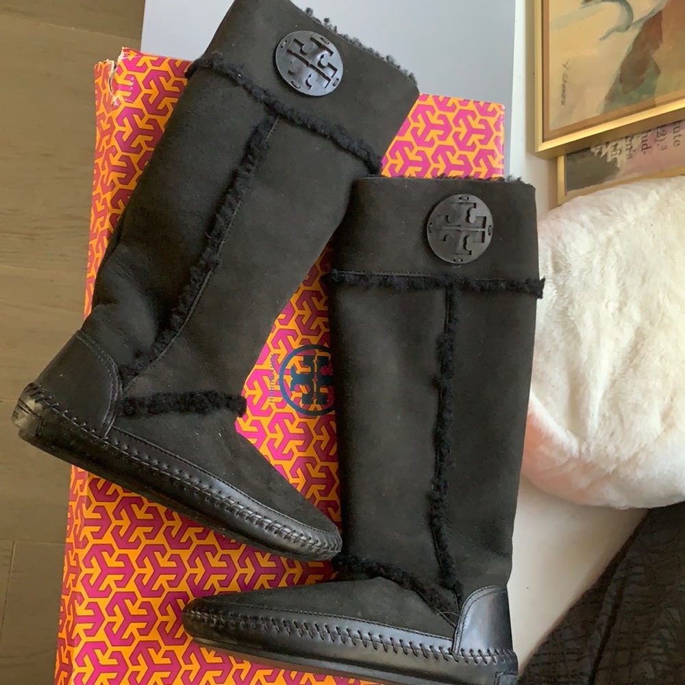 NIB Tory Burch Shearling Boots